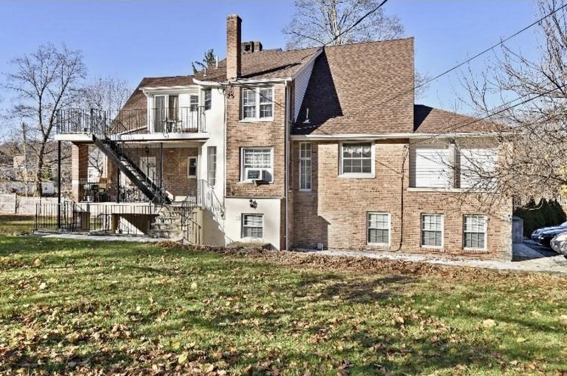 2 Hollowbrook Pl #NA - Photo 3 of 17