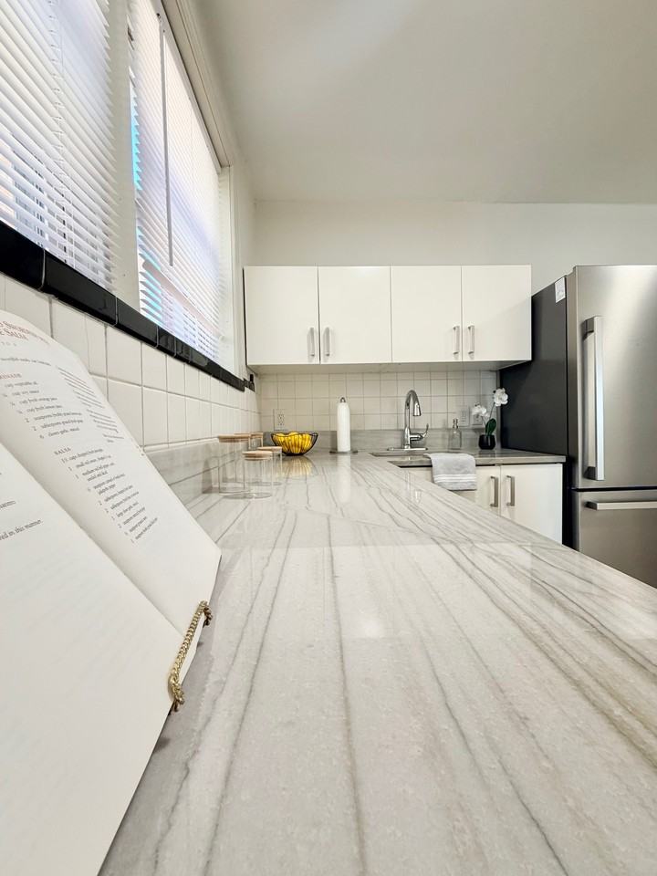 5306 Jamieson Ave #1N - Photo 2 of 12