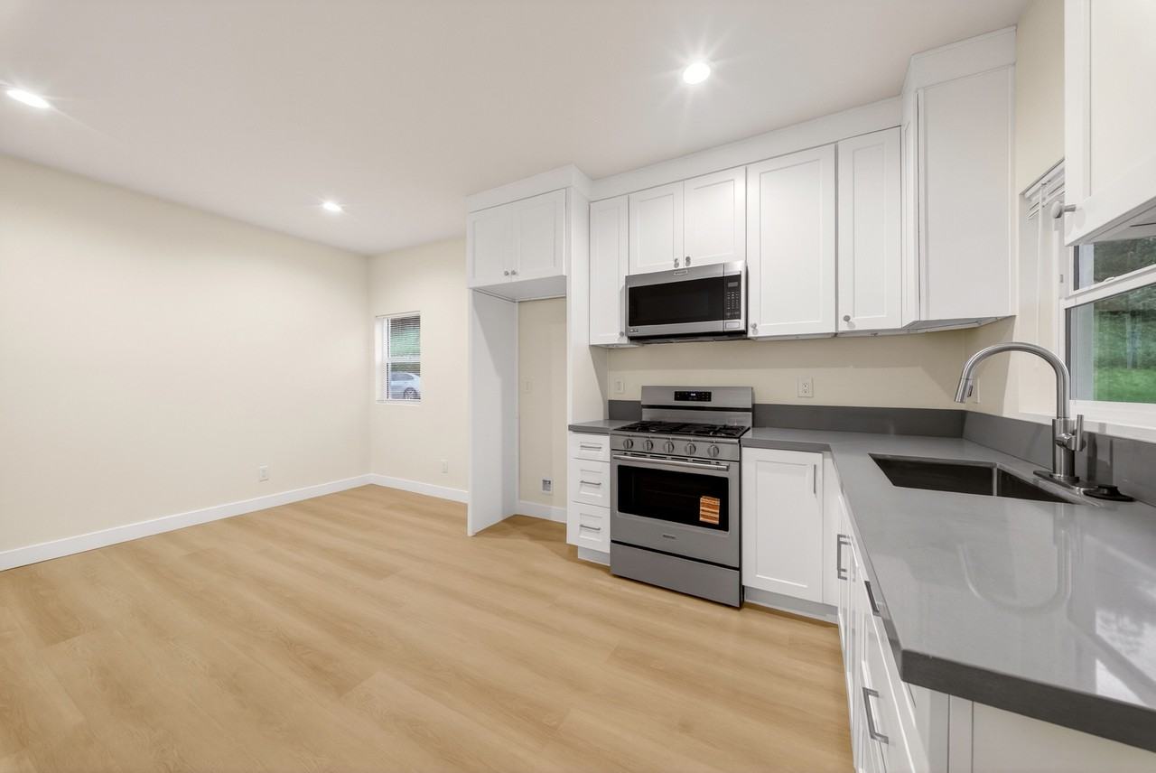 3441 Drew St #NA - Photo 4 of 11