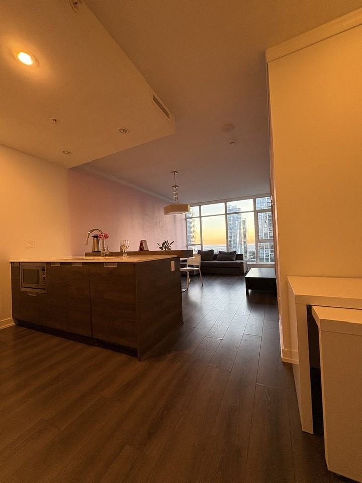 4688 Kingsway - Photo 2 of 7