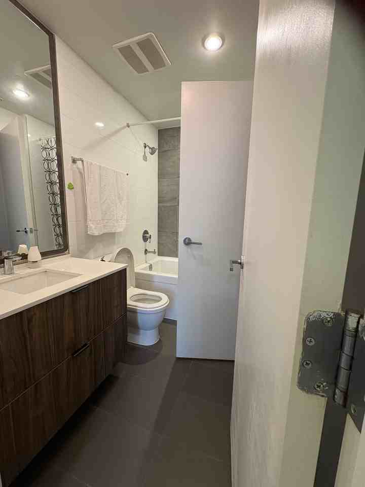 4688 Kingsway - Photo 4 of 7