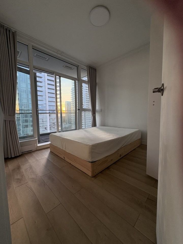 4688 Kingsway - Photo 7 of 7