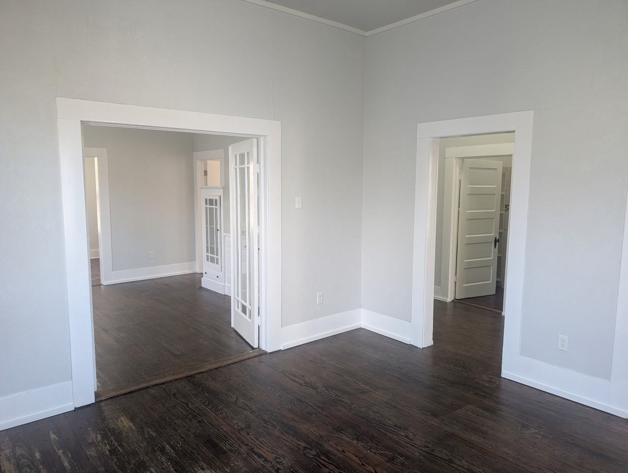 211 E Kingsbury St #211 - Photo 5 of 15