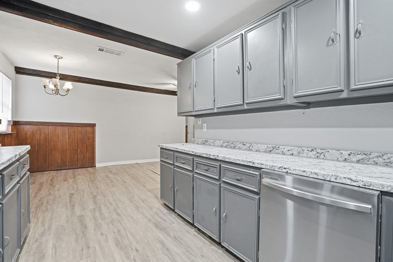 1412 Chase Ave #1 - Photo 7 of 45