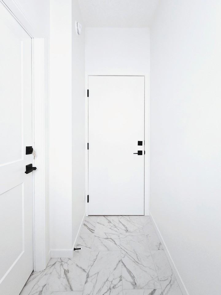 10617 122 Ave Nw Bsmt #10617BS - Photo 5 of 11