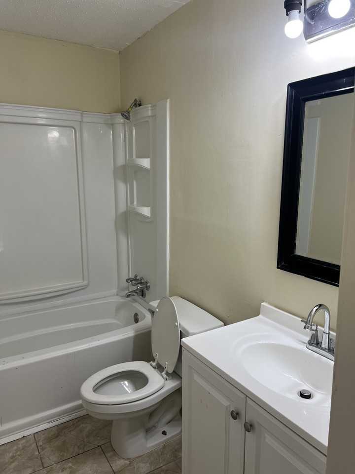 853 Hemingway Rd #1 - Photo 6 of 11