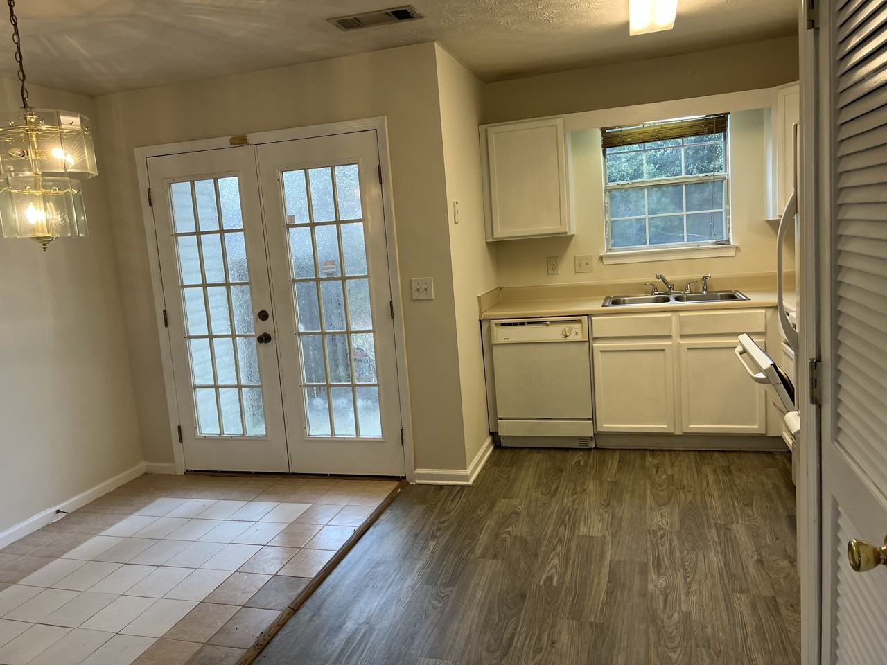 5957 Sherwood Trce #1 - Photo 4 of 9