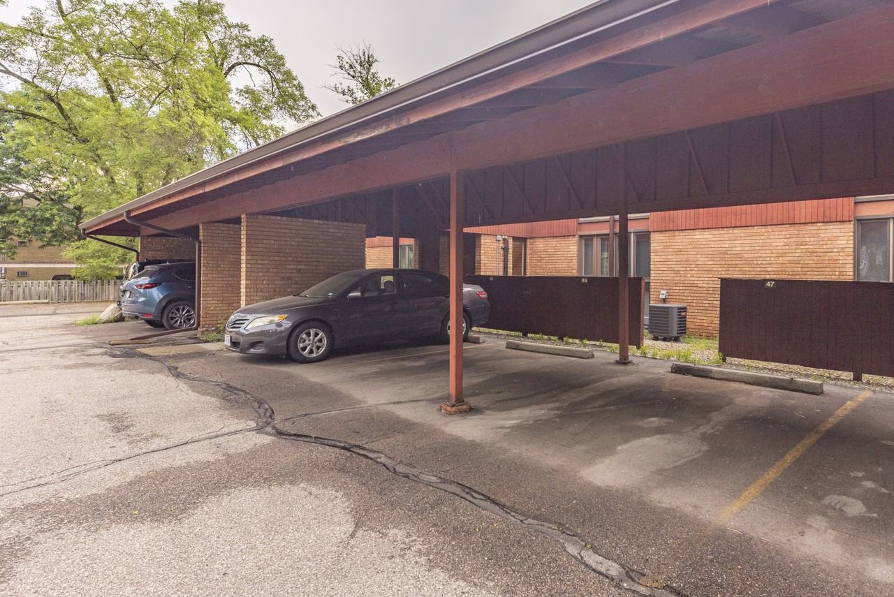 2407 Packard St #1 - Photo 4 of 31