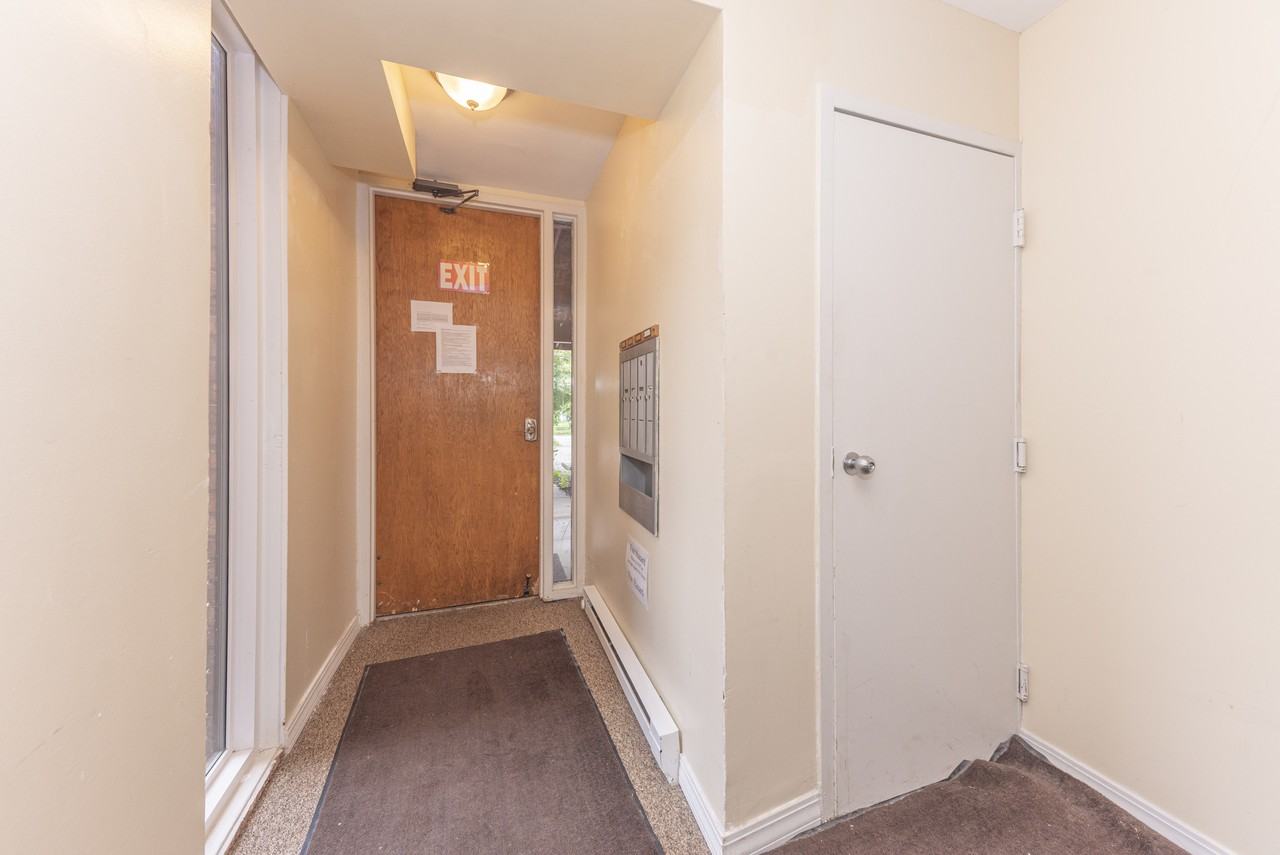 2407 Packard St #1 - Photo 5 of 31