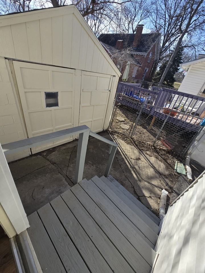 417 W Walnut St #1 - Photo 2 of 11