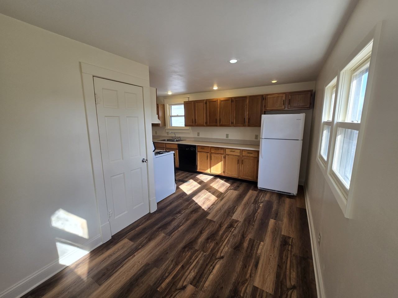 417 W Walnut St #1 - Photo 3 of 11