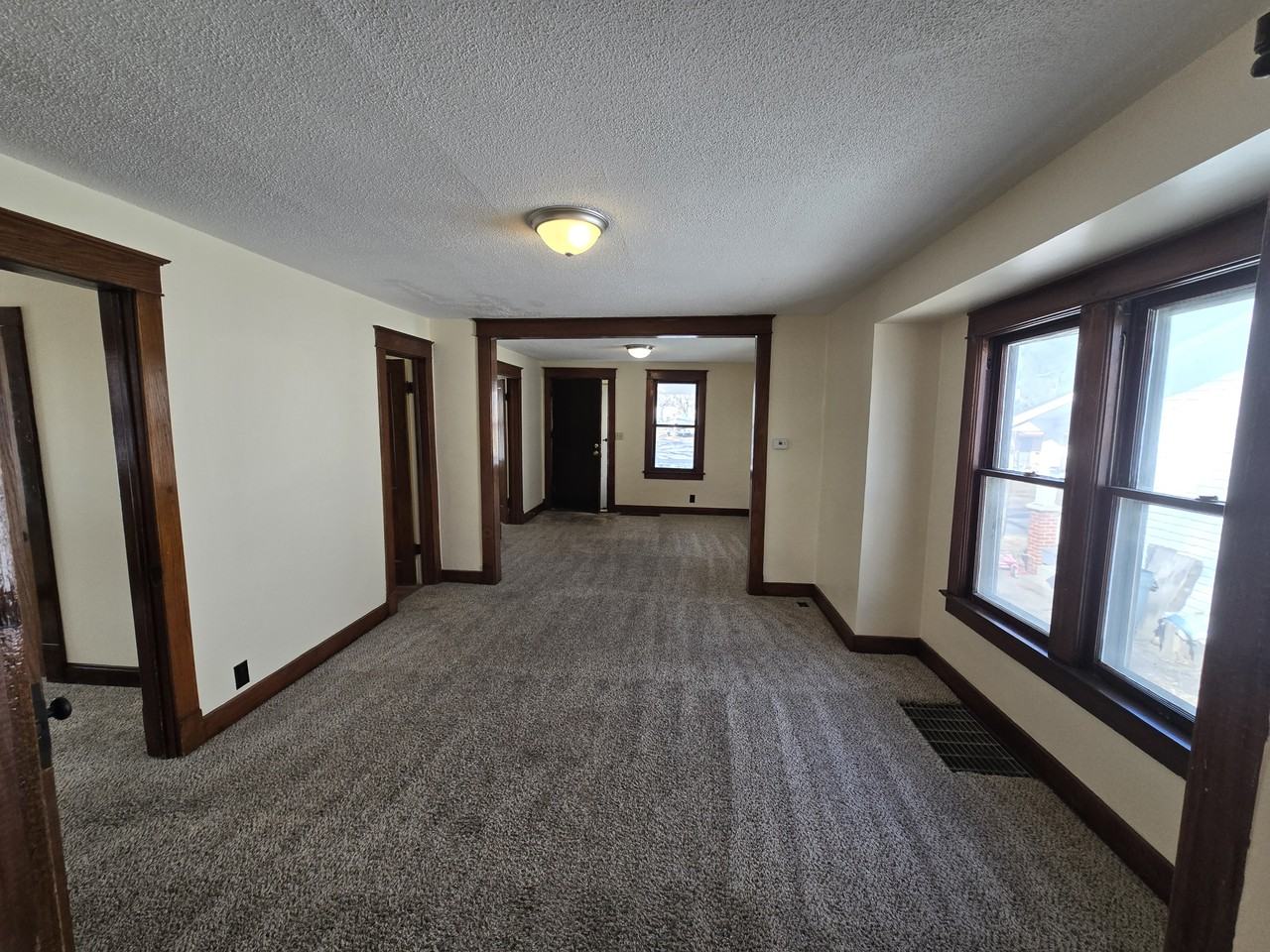 417 W Walnut St #1 - Photo 5 of 11