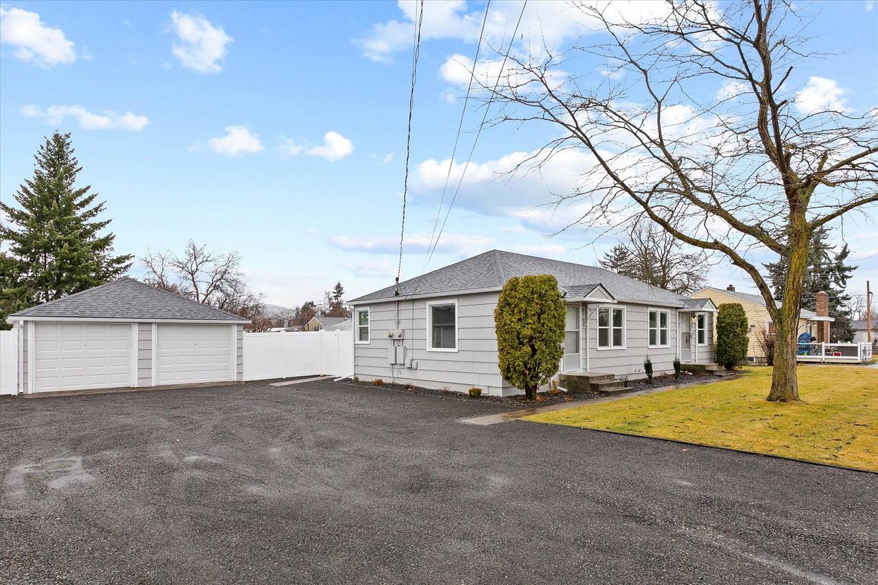 10112 E Broadway Ave #1 - Photo 3 of 17