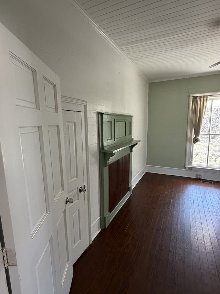 411 Latham Ln #1 - Photo 6 of 24