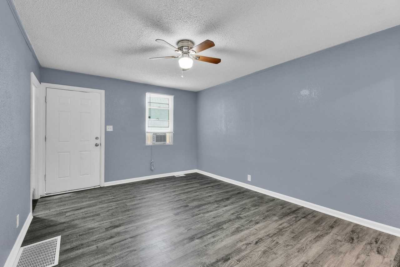 3414 Elmwood Ave - Photo 5 of 16