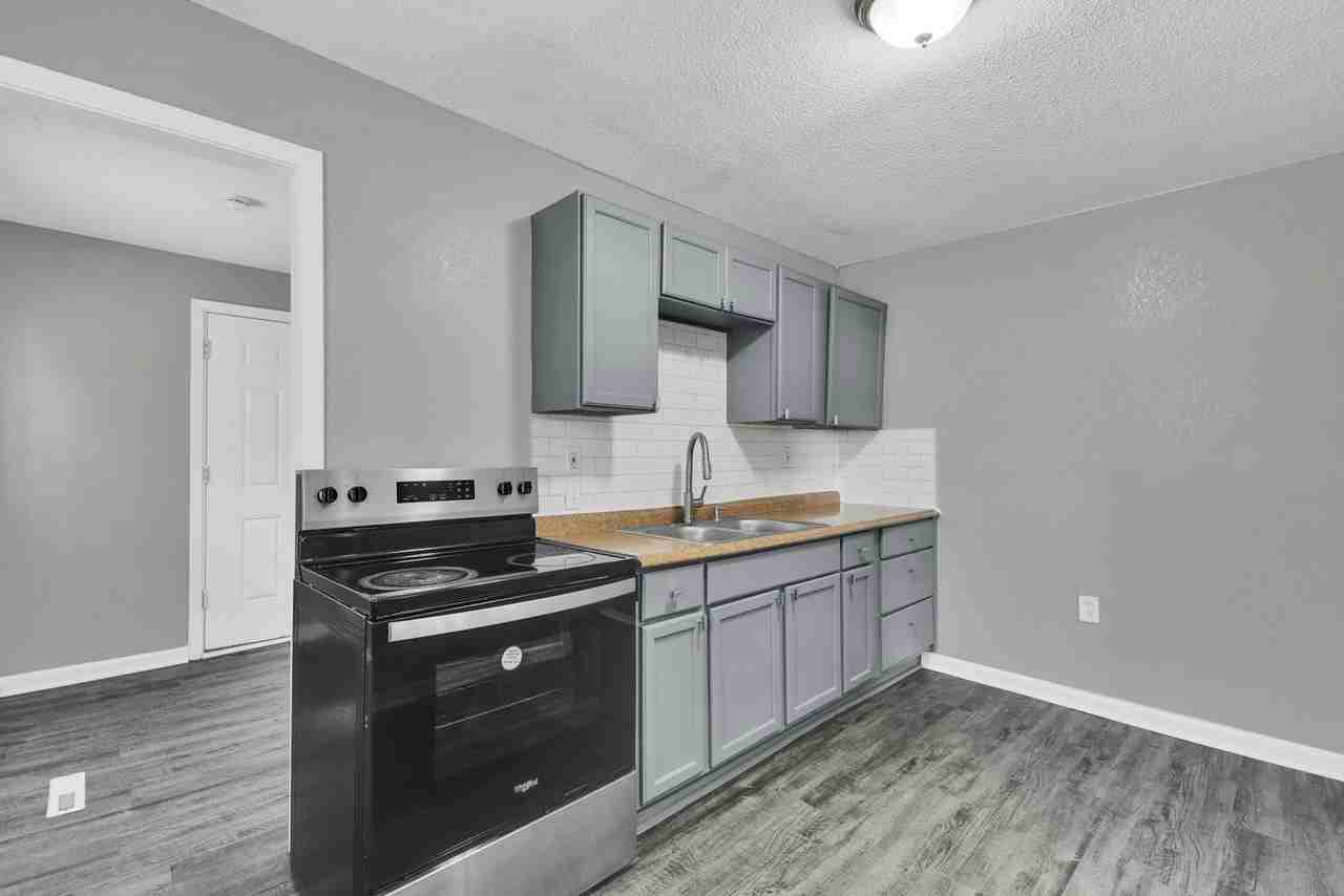 3414 Elmwood Ave - Photo 3 of 16