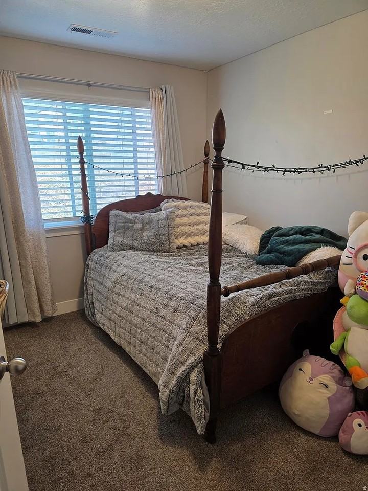 284 Eaglewood Drive - Photo 4 of 11