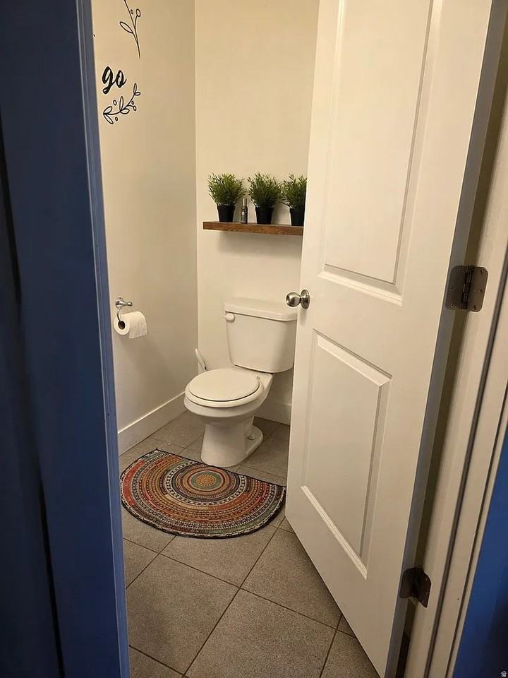 284 Eaglewood Drive - Photo 7 of 11