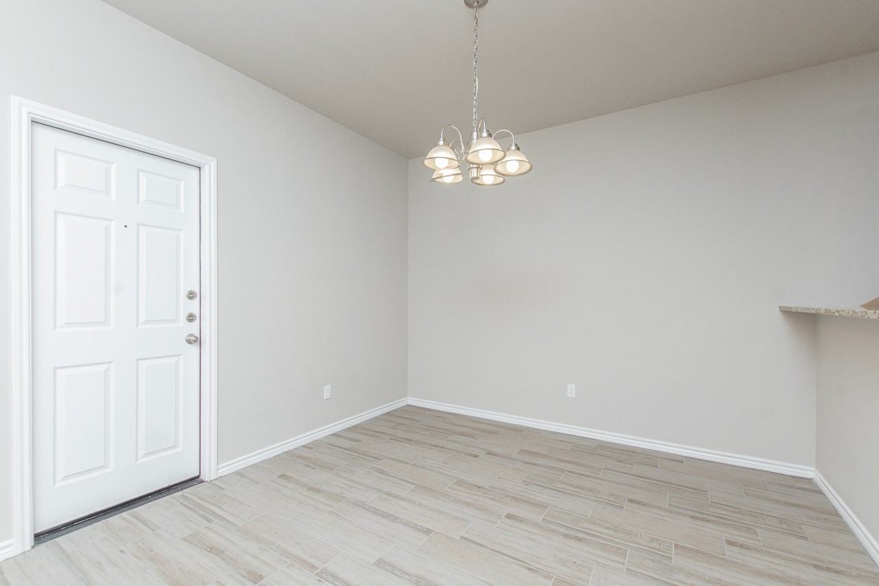 2551 Leroy Lane, Unit B - Photo 5 of 17