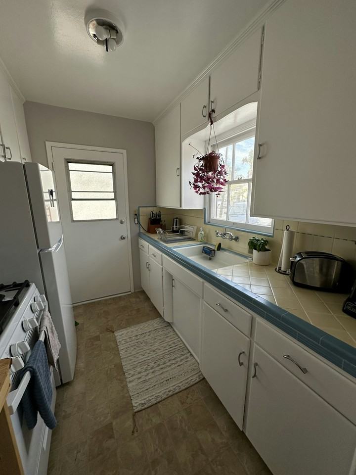 2014 30th Street, Unit 2008 - Photo 5 of 8