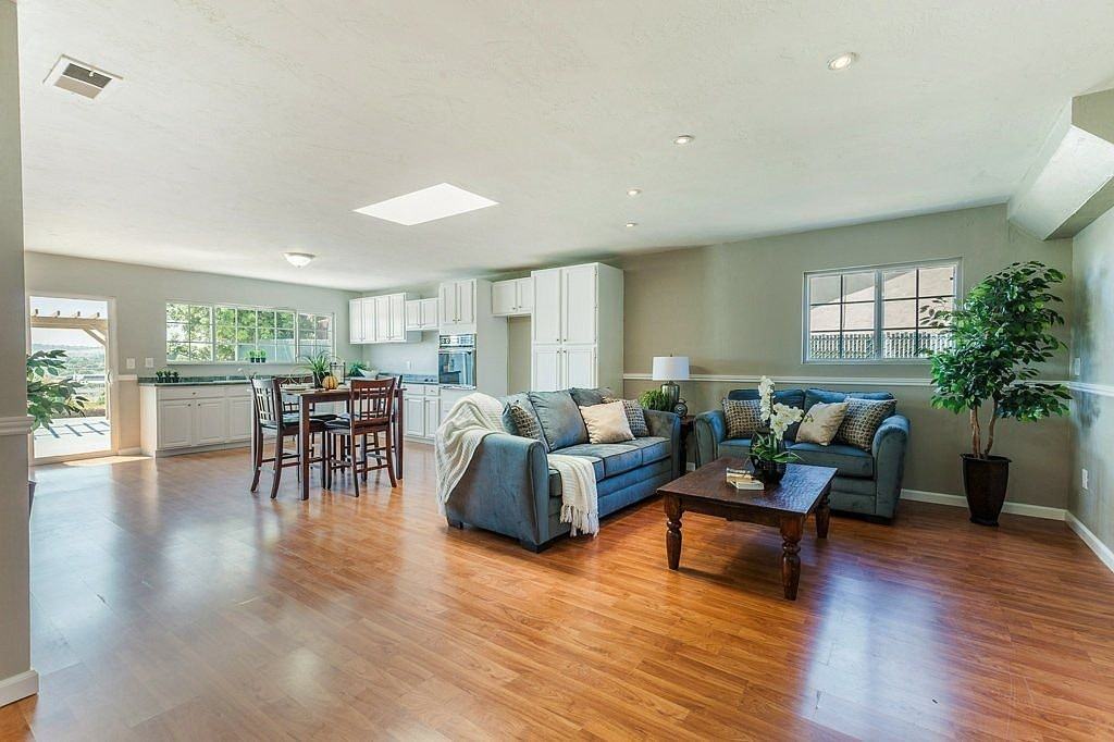 714 Herbert Street - Photo 4 of 19