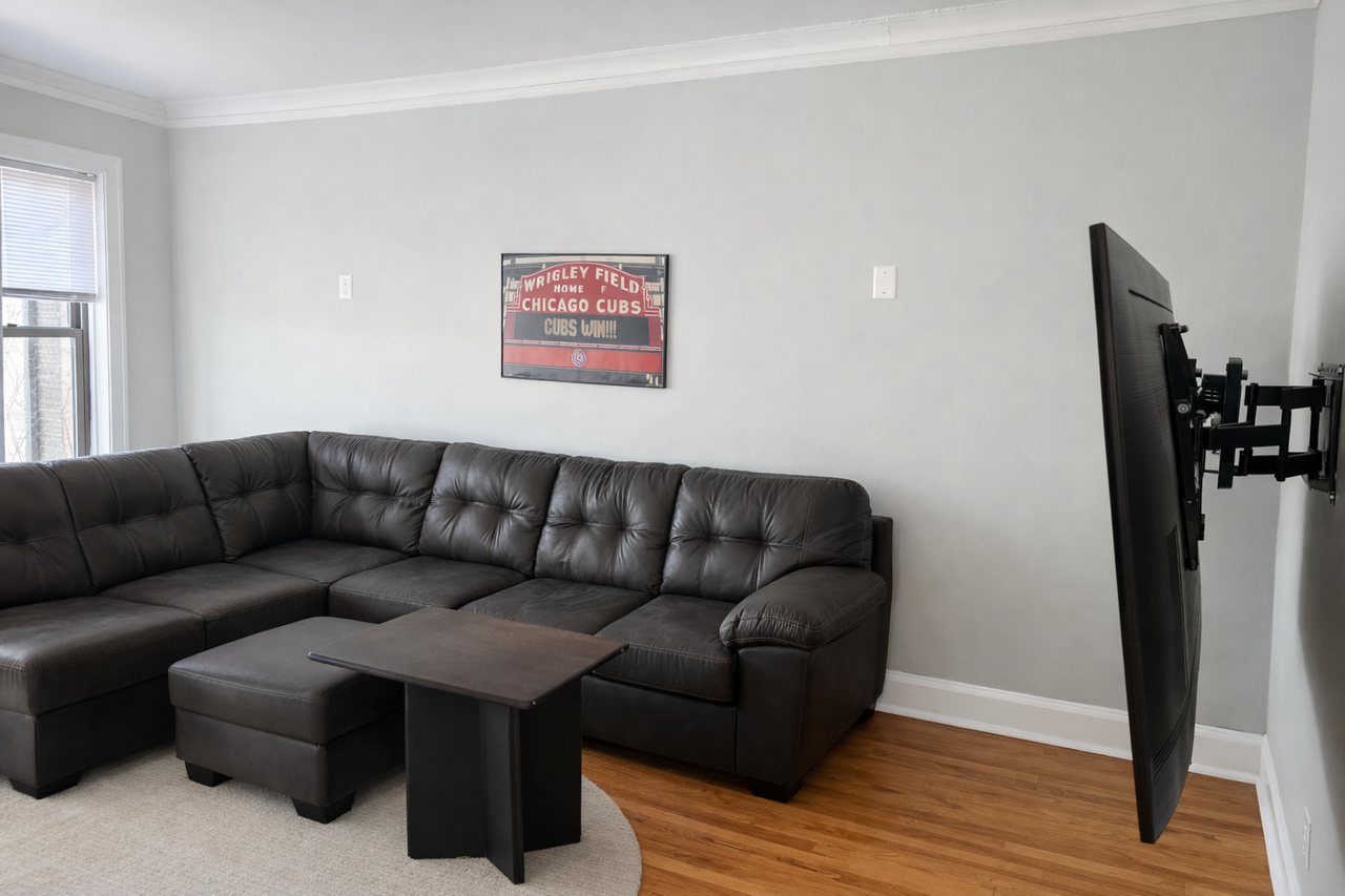 3610 N Claremont Ave #L3 - Photo 3 of 11