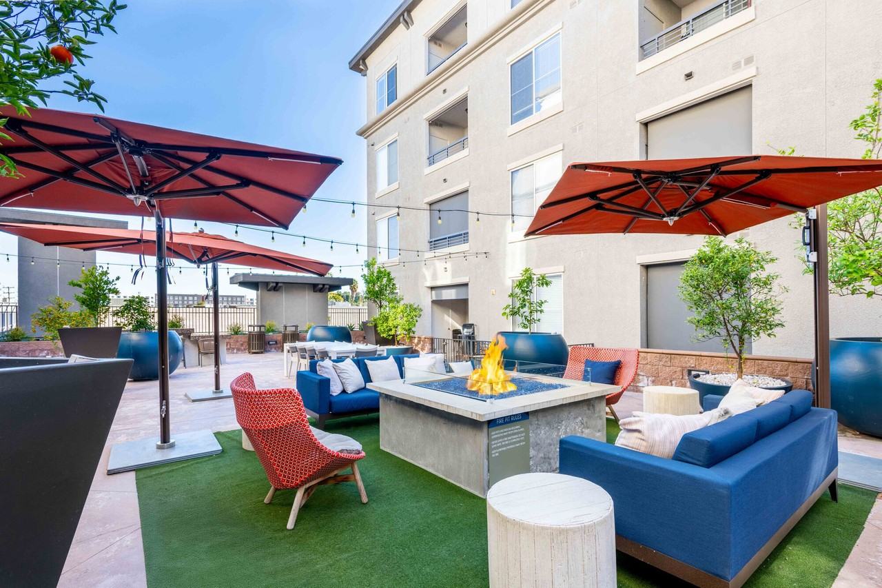 The Pointe at Warner Center - Photo 5 of 17