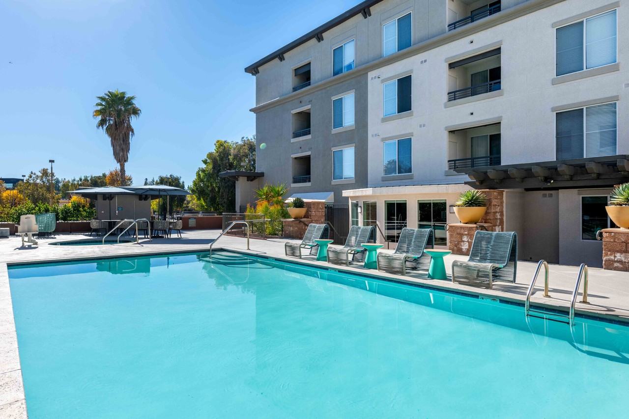 The Pointe at Warner Center - Photo 6 of 17