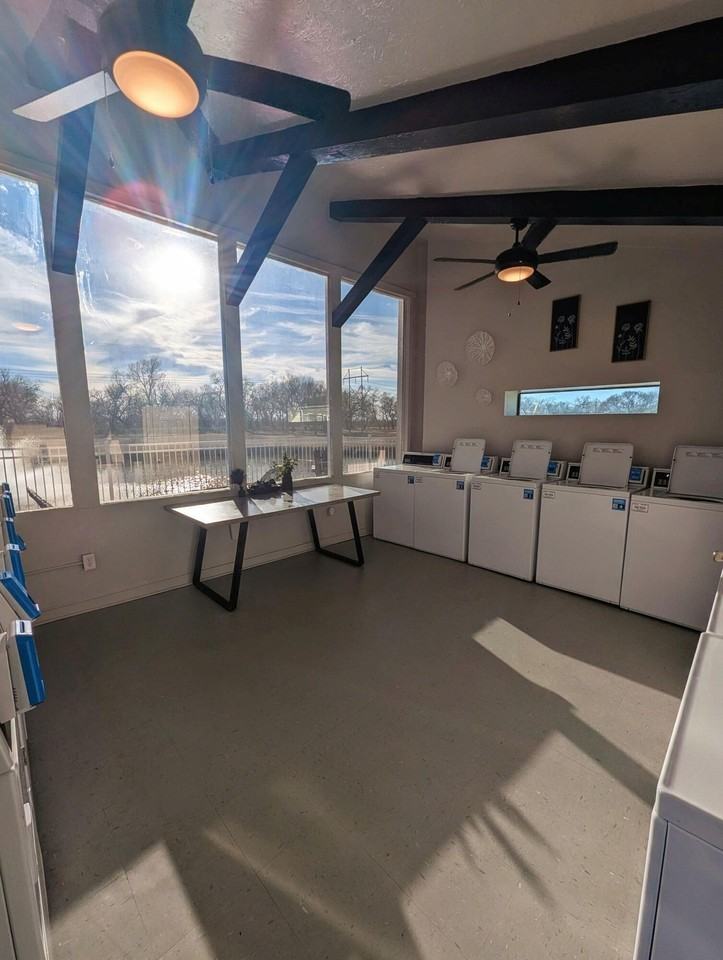 The Landing On 9 - Photo 4 of 15