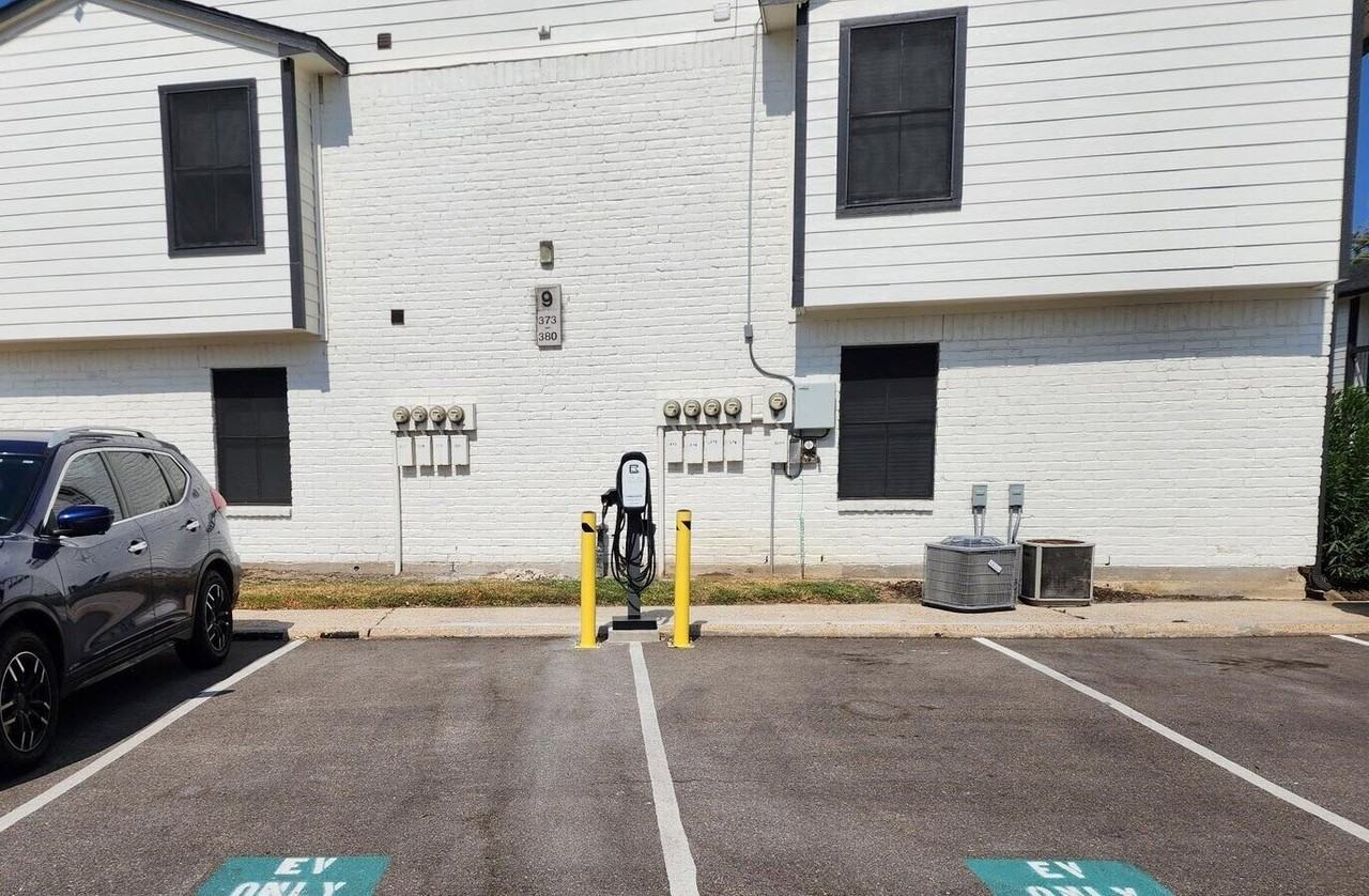 Cali Crossing Apartments - Photo 3 of 16