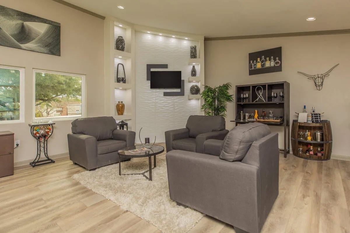 The Riley - Photo 4 of 15