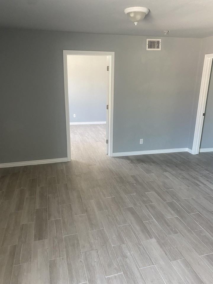 536 South 54th Street - Photo 3 of 12