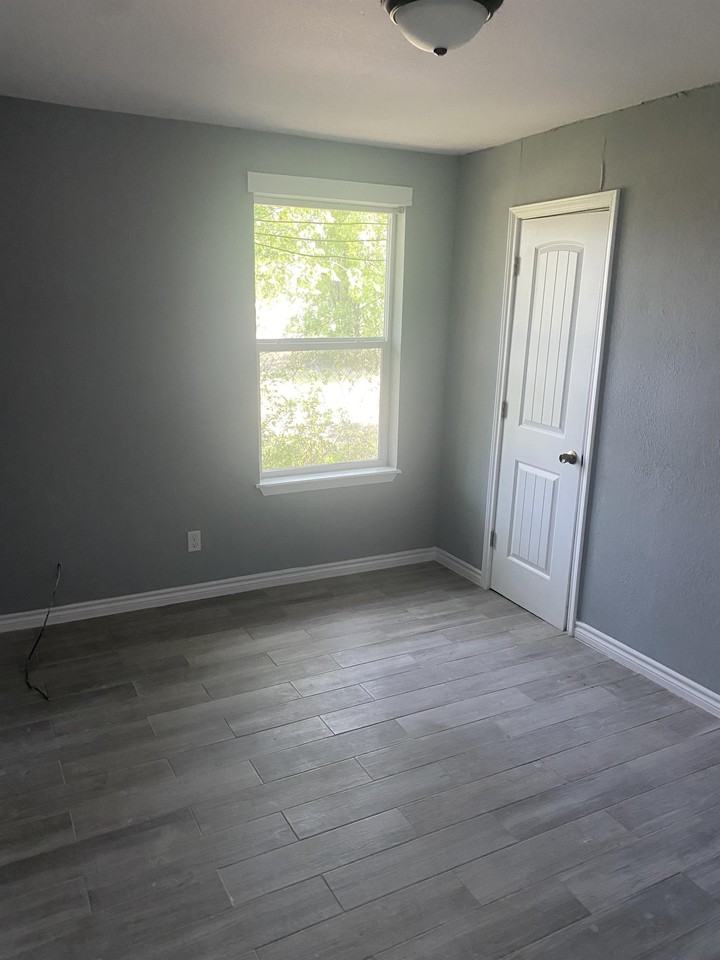 536 South 54th Street - Photo 6 of 12