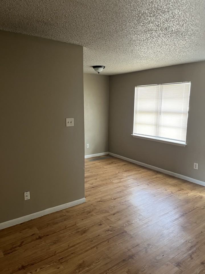 2207 Jennifer - Photo 6 of 11