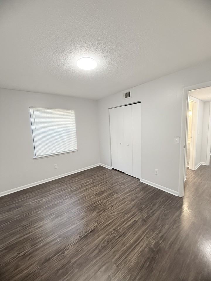 810, 65th and 811 - Photo 6 of 11