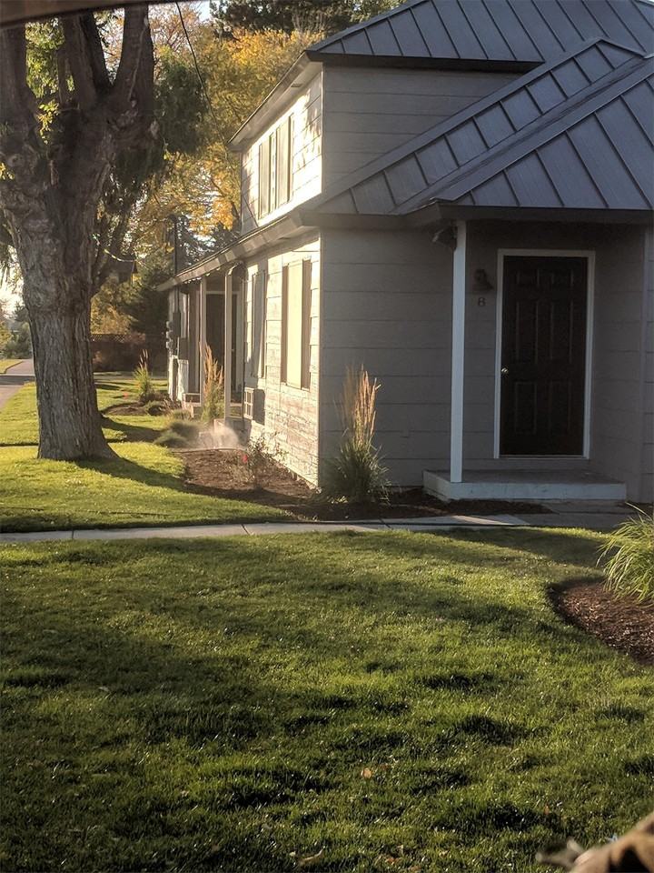 The 11 Elms - Photo 2 of 29