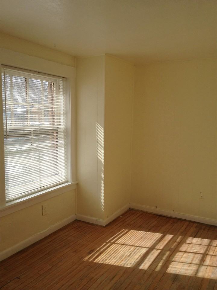 852 GARFIELD - Photo 2 of 6