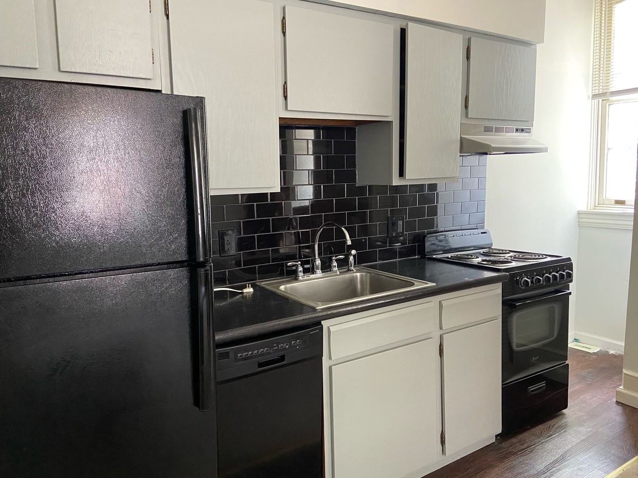 1211 Delaware Avenue - Photo 2 of 21