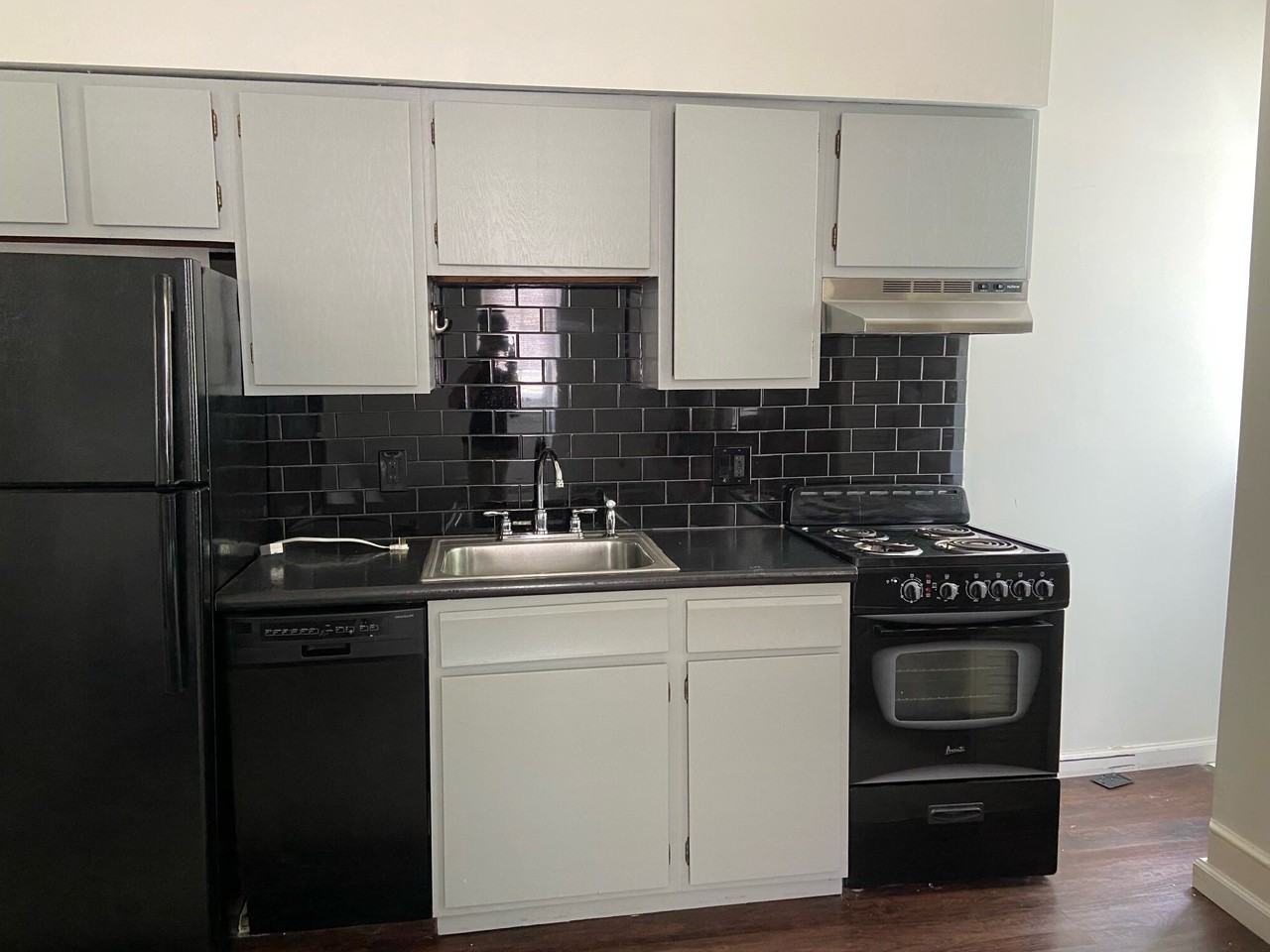 1211 Delaware Avenue - Photo 3 of 21