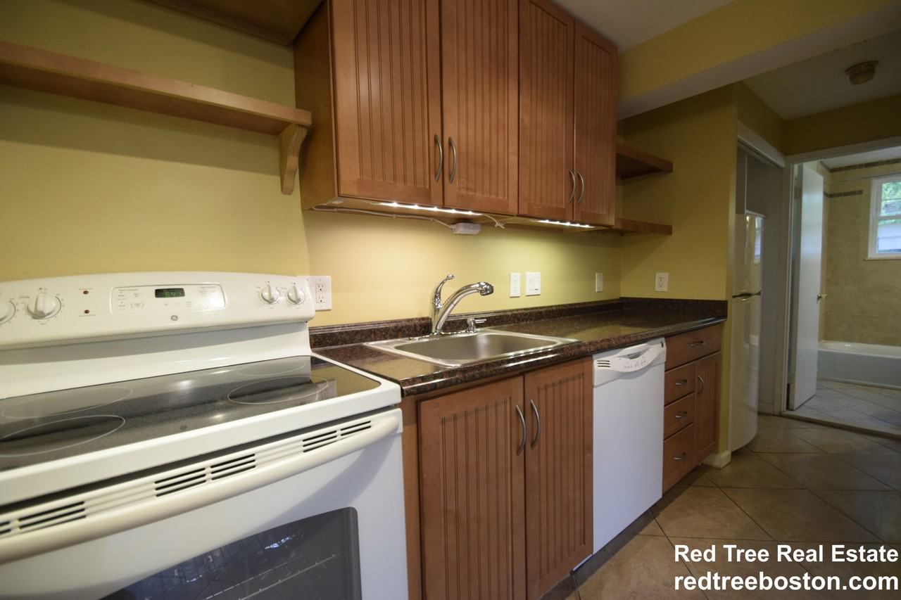 1 Colonial Village Dr #3 - Photo 3 of 19