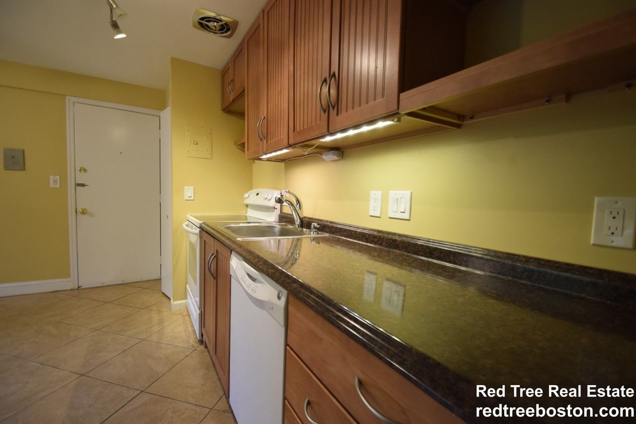 1 Colonial Village Dr #3 - Photo 6 of 19