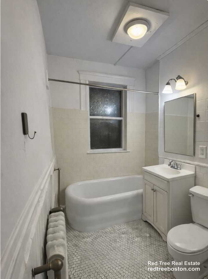 11 Euston St #2 - Photo 3 of 5