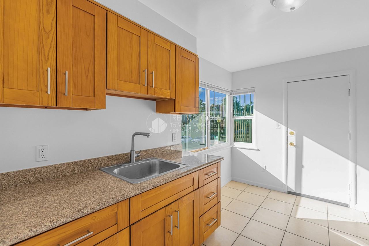 8632 Macarthur Blvd - Photo 5 of 16