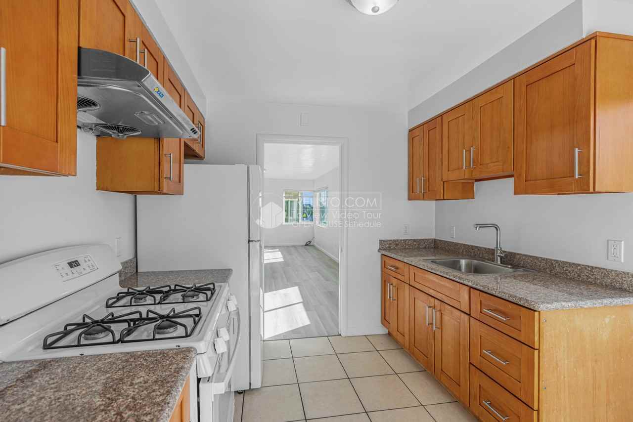 8632 Macarthur Blvd - Photo 7 of 16