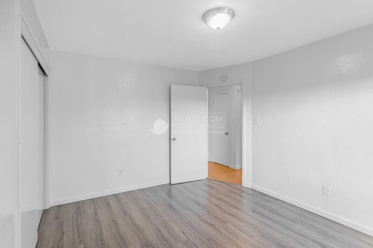 8638 Macarthur Blvd - Photo 3 of 16