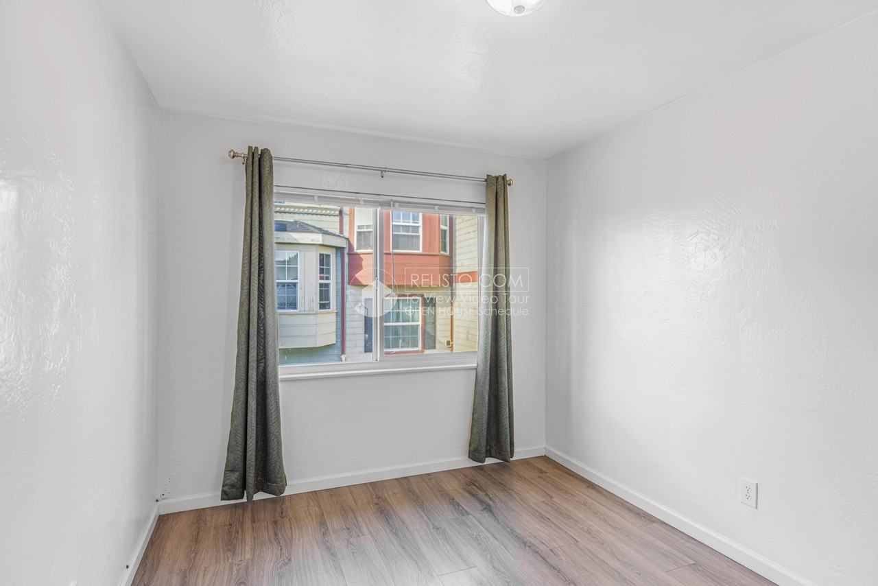 8638 Macarthur Blvd - Photo 5 of 16