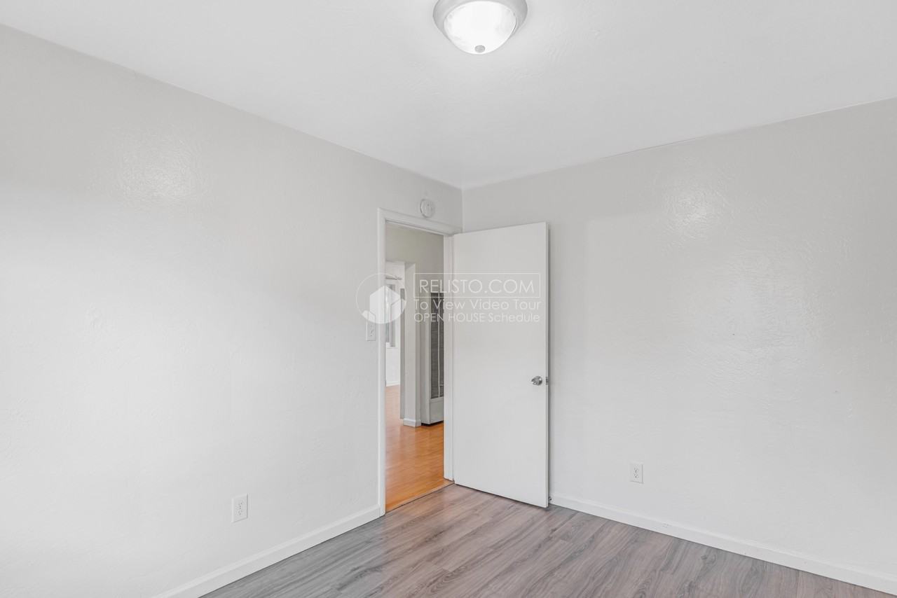 8638 Macarthur Blvd - Photo 6 of 16