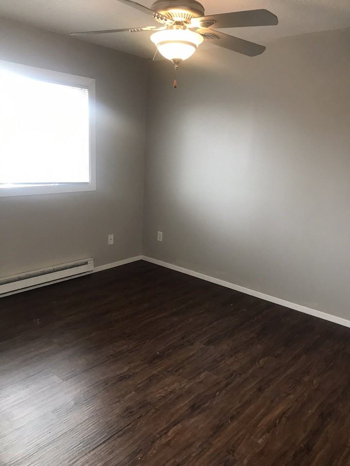 440 22nd St E - Photo 3 of 15