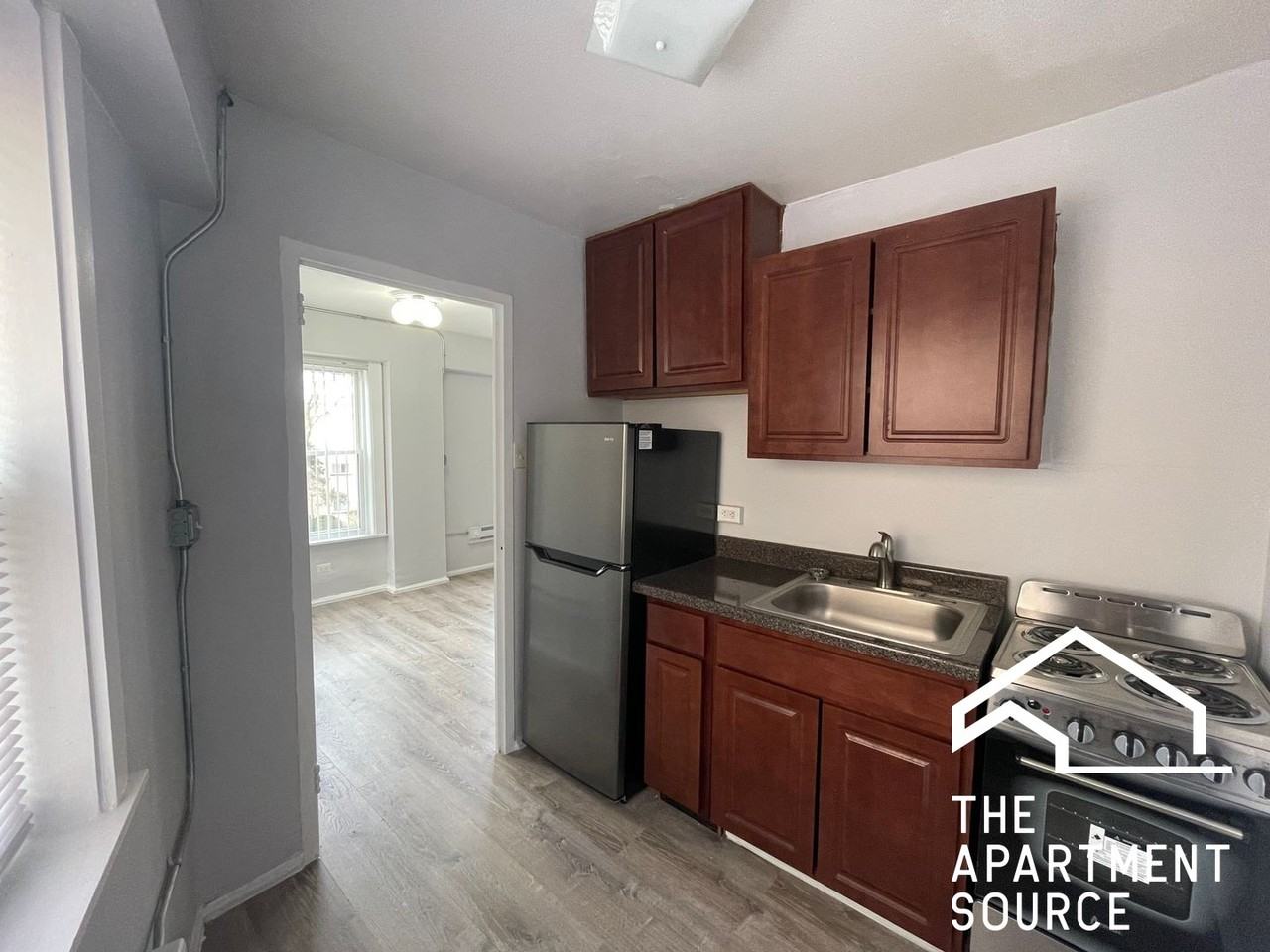 7333 N Ridge Blvd #304 - Photo 2 of 13