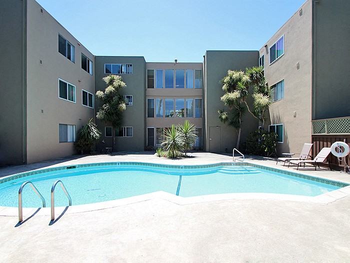 425 415 - 425 S Bernardo Avenue #425-306 - Photo 2 of 9